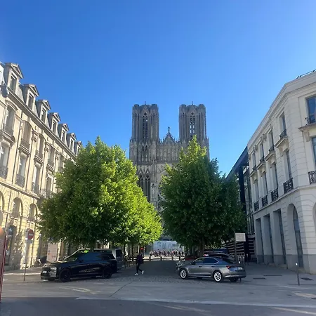 La Terrasse Des Sacres Au Pied De La Cathedrale Apartment